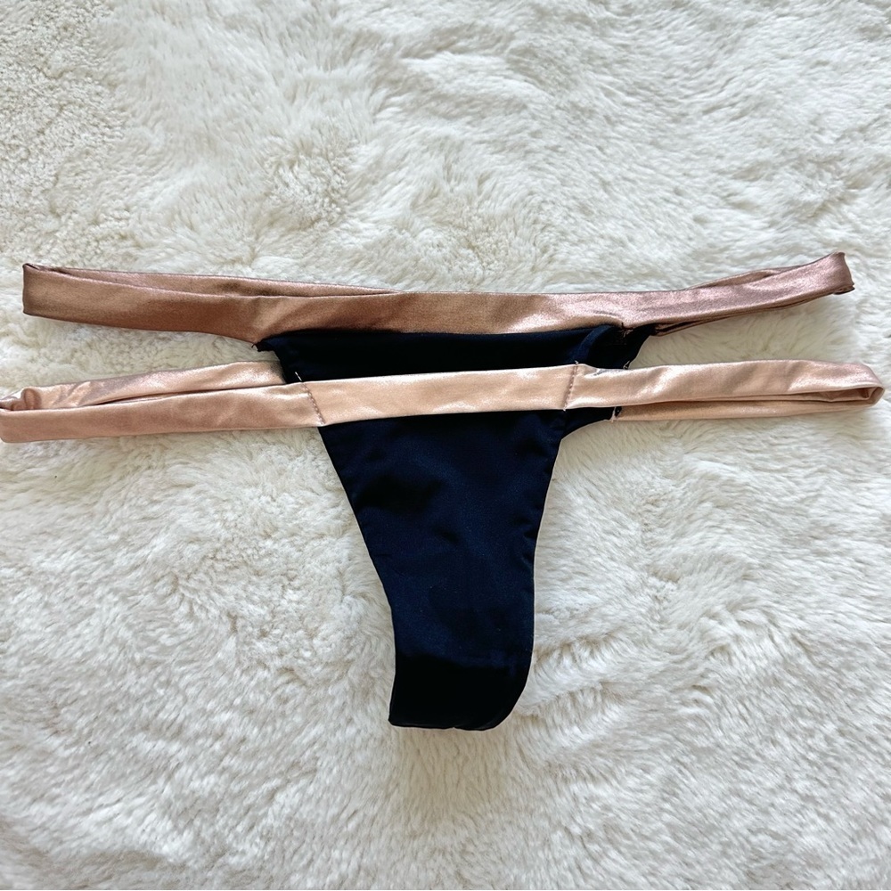 NEW!!! Beach Bunny women bikini swimsuit size M